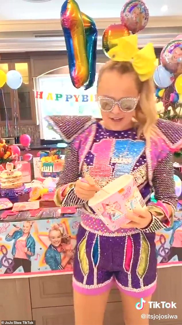 Jojo Siwa 17th Birthday Outfit